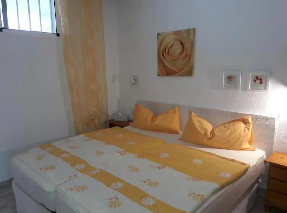 Altamira Apartment-Vista Gomera-Playa Del Duque contacts